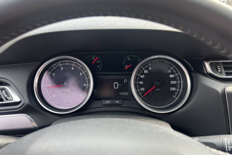 Used Peugeot 408 2020 360THP 10th Anniversary Premium Edition Interior 9