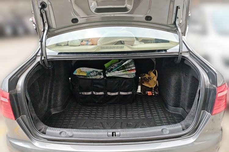 Used Volkswagen Lavida 2013 Revised Version 1.6L Automatic Luxury Edition
