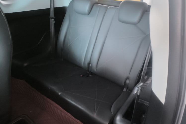 Used Chery QQ Little Ant 2022 Restyled Version Sweet Pink Edition Half-Sugar Version 30.6 kWh 30 kW 301 km Left Rear Seat