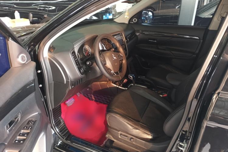 Used Mitsubishi Outlander 2018 2.0L Two-Wheel Drive Glory Edition 5 Seats