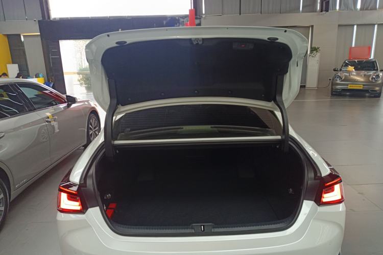 Used Lexus ES 2025 300h Deluxe Edition