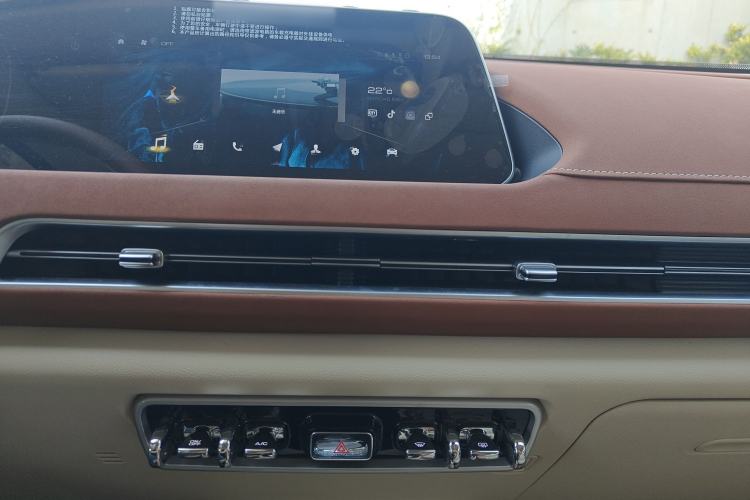 Used ORA Good Cat 2022 400km Standard Range Luxury Version Lithium Iron Phosphate Audio And AC Panel