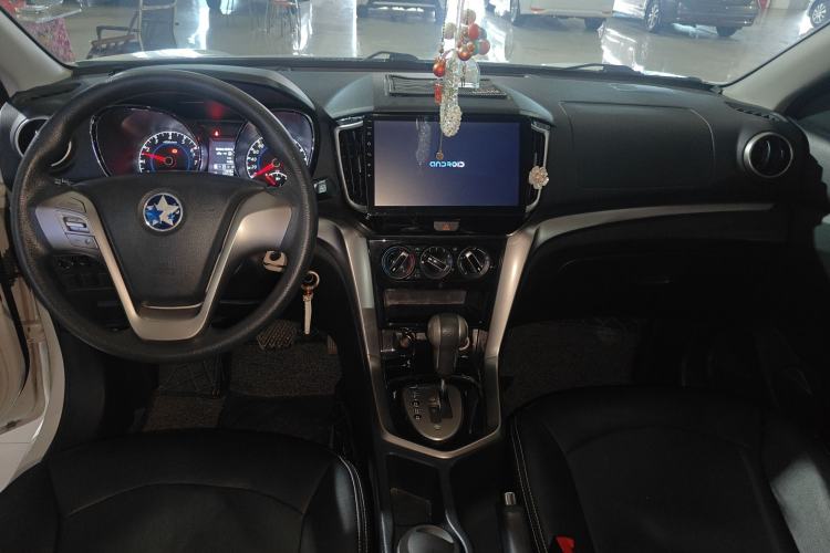 Used Venucia T70 2016 2.0L CVT Smart Choice Edition
