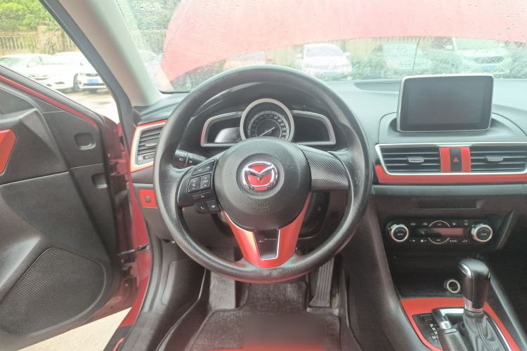 Used Mazda 3 Axela 2014 Sedan 1.5L Automatic Luxury Model