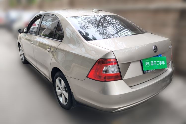 Used Skoda Rapid 2015 1.6L Automatic Smart Selection Model