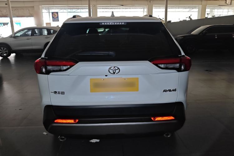 Used Toyota RAV4 2023 2.0L CVT Two-Wheel Drive Fashion Plus Edition
