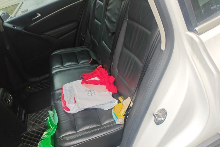 Used Volkswagen Tiguan 2016 280TSI Automatic Two-Wheel Drive Silk Road Comfort Edition Left Rear Seat