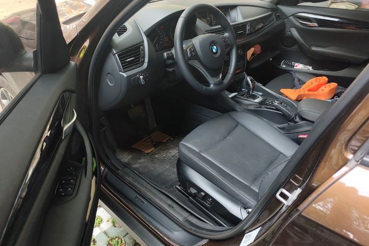 Used BMW X1 2015 sDrive18i Leading Edition
