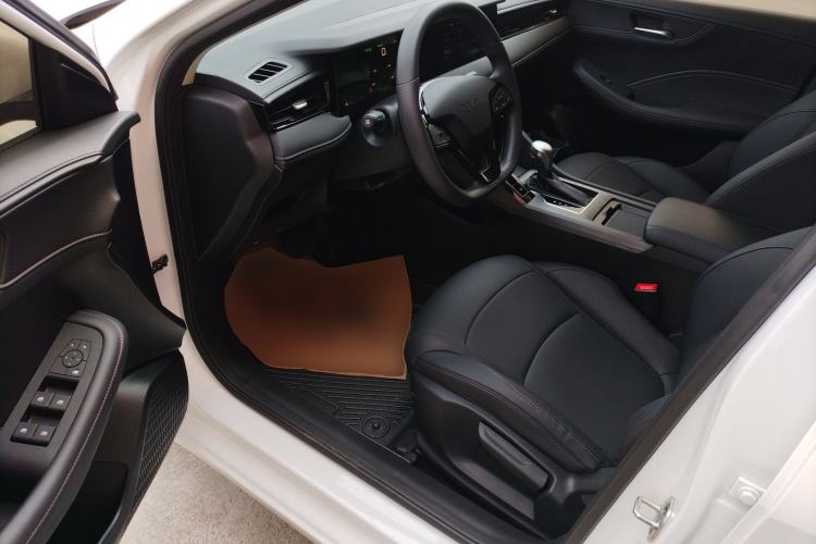 Used Roewe i5 2024 1.5L CVT Luxury Edition
