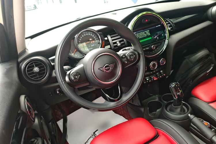 Used MINI 2019 1.5T COOPER Classic Edition Five-Door Version Steering Wheel