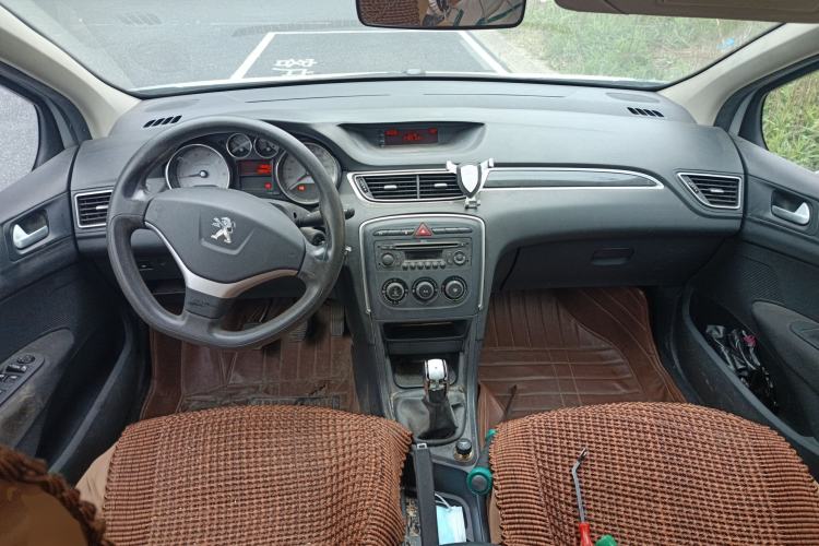 Used Peugeot 308 2013 1.6L Manual YouShang Model Center Console