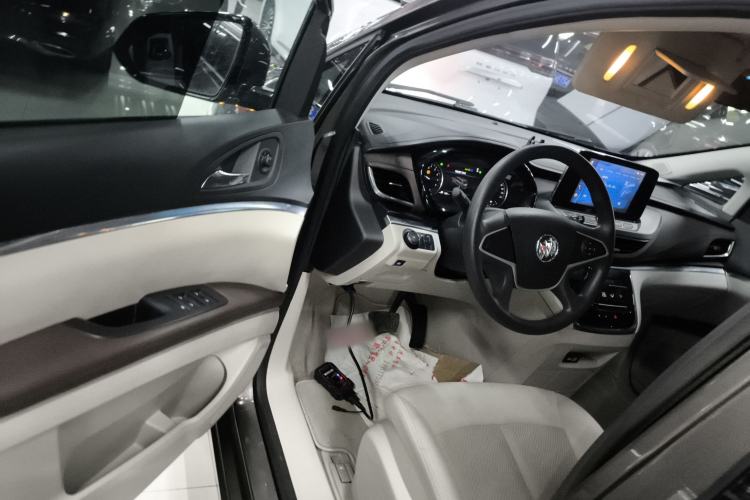 Used Buick GL8 2022 Land Cruiser Executive Class 652T Comfort Model