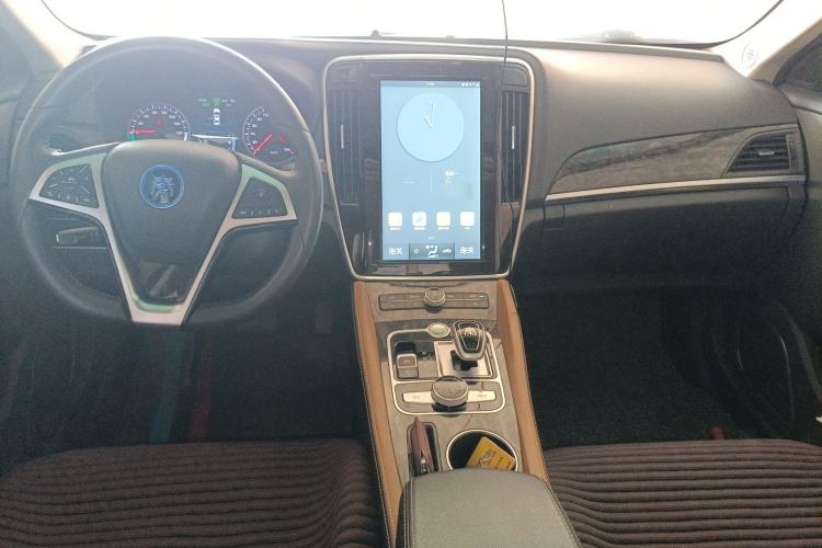 Used BYD Qin New Energy 2017 1.5T Luxury Model Center Console