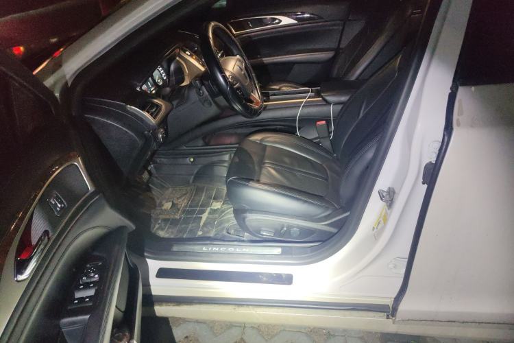 Used Lincoln MKZ 2017 2.0T Luxury Edition Left Front Seat