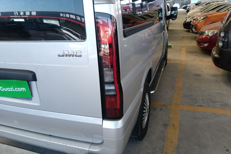 Used JMC Fushun 2023 2.0T Manual Short Wheelbase Low-Roof Commercial Multi-Purpose Passenger Vehicle 6 Seats with Lift-Up Tailgate

