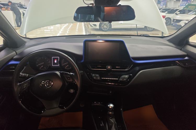 Used Toyota C-HR 2020 2.0L Luxury Edition Center Console