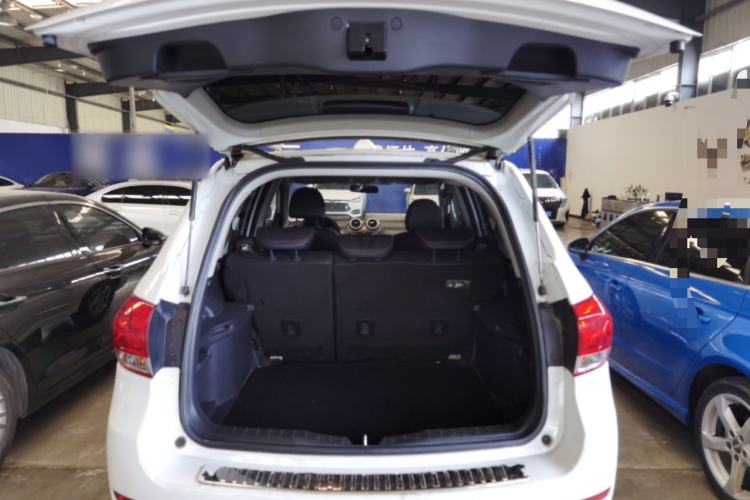 Used Haval H6 2017 Classic Edition 1.5T Manual Two-Wheel Drive Urban Model Trunk