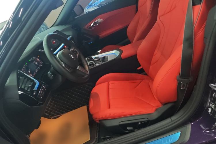 Used BMW Z4 2023 sDrive 25i M Sport Night Edition package Left Front Seat