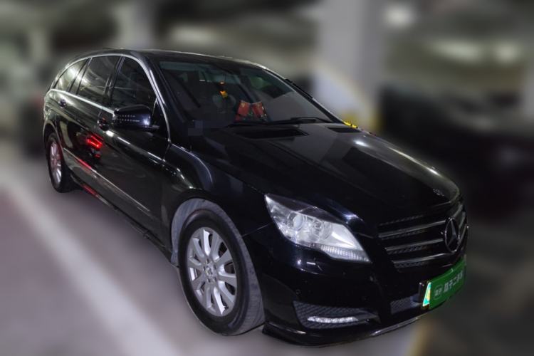 Used Mercedes-Benz R-Class 2014 R 320 4MATIC Business Model Front Right 45 Deg