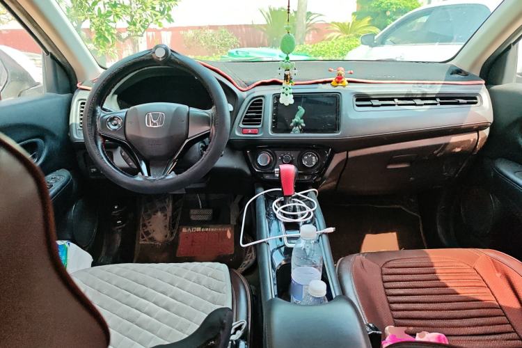 Used Honda Vezel 2017 1.5L CVT 2WD Comfort Model Center Console