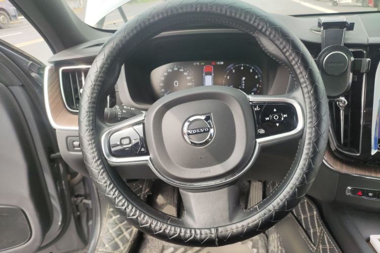 Used Volvo XC60 2021 T5 4x4 Smart Luxury Edition
