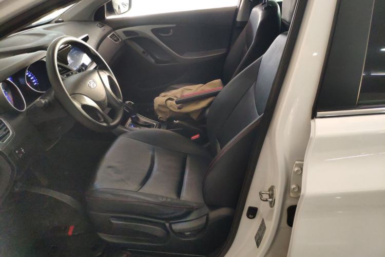 Used Hyundai Elantra (5th Generation / Langdong) 2016 1.6L Automatic Smart Version
