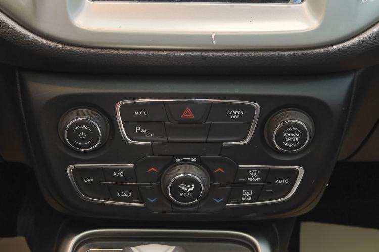 Used Jeep Compass 2017 200T Automatic Family Edition
