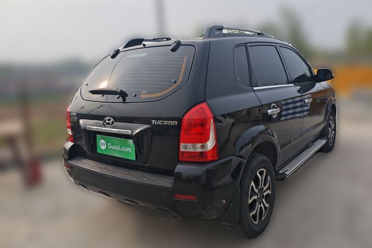 Used Hyundai Tucson 2013 2.0L Manual Two-Wheel Drive Fashion Edition Rear Right 45 Deg