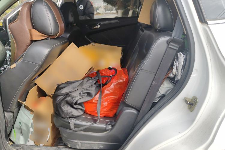 Used Dongfeng Fengon 580 2016 1.5T Manual Luxury Edition Left Rear Seat