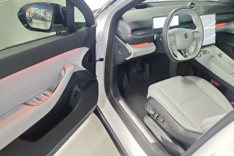 Used Nio ES6 2024 75 kWh Driver Seat