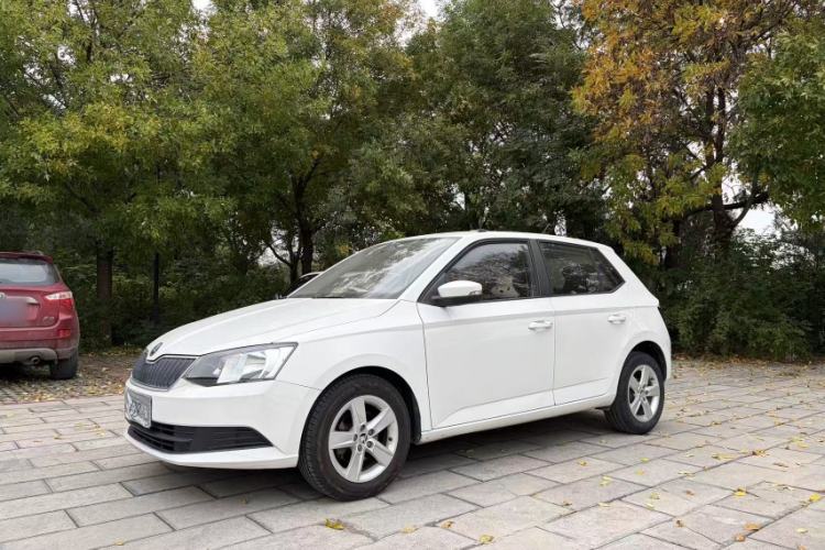 Used Skoda Fabia 2016 1.4L Automatic Car Enjoy Edition
