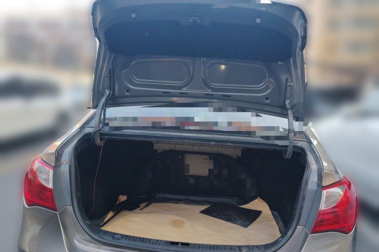 Used Hyundai Celesta 2011 1.6L Manual Luxury Model
