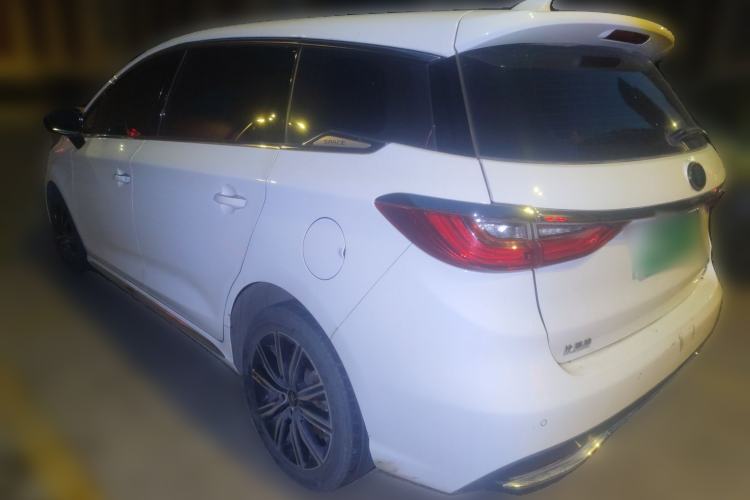 Used BYD Song MAX New Energy 2019 DM 1.5T Smart Connect Advanced 6-Seater China VI Standard