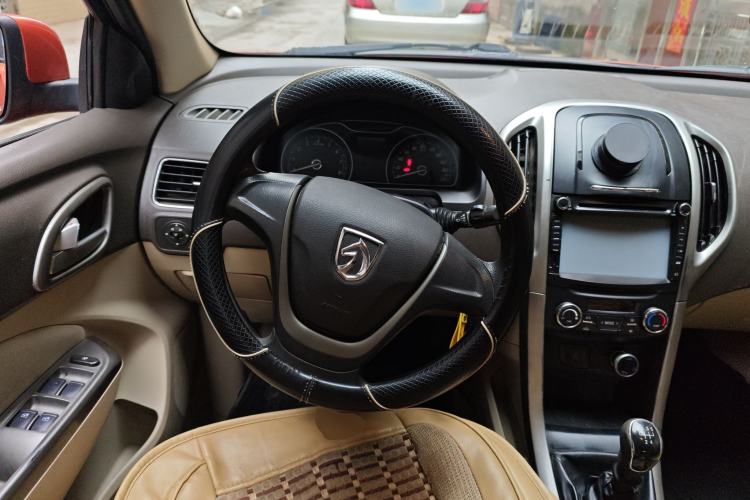 Used Baojun 610 2014 1.5L manual Comfort trim level
