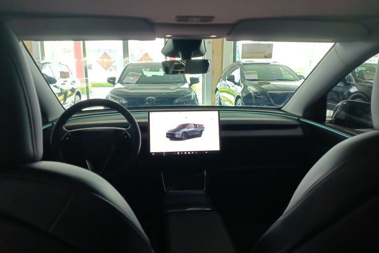 Used Tesla Model Y 2025 Rear-Wheel-Drive Version Center Console