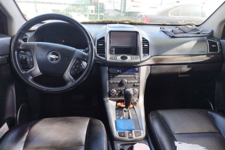 Used Chevrolet Captiva 2014 2.4L 4x4 Flagship Edition 7 Seats Center Console