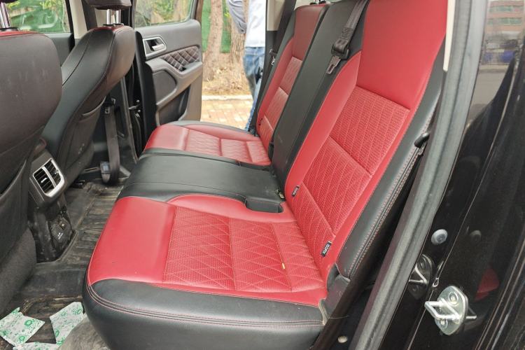 Used Great Wall Poer 2020 2.0T Off-Road Version Automatic Gasoline Four-Wheel Drive High-End Edition GW4C20B Left Rear Seat