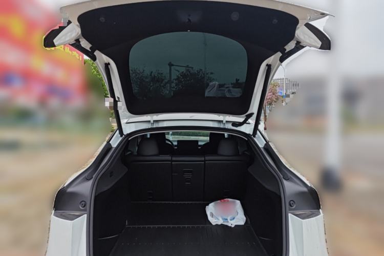 Used Tesla Model Y 2025 Rear-Wheel-Drive Version
