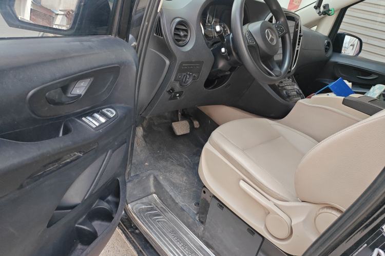 Used Mercedes-Benz Vito 2016 2.0T Elite Edition Driver Seat