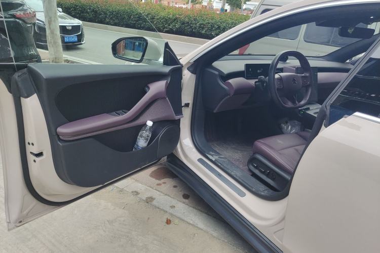 Used Nio ET5 2022 75 kWh Driver Seat