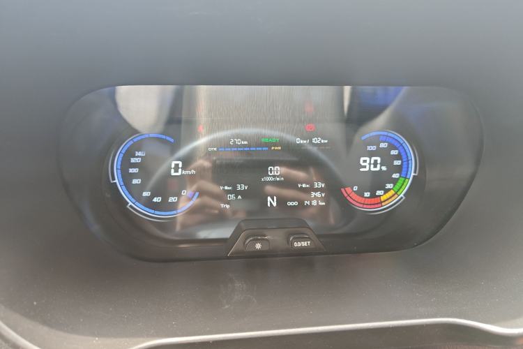 Used CHANGAN KAICHENG Ruixing EM80 2025 Passenger Version Comfort Edition 6-Seater 300 km Dual-Swing Doors
