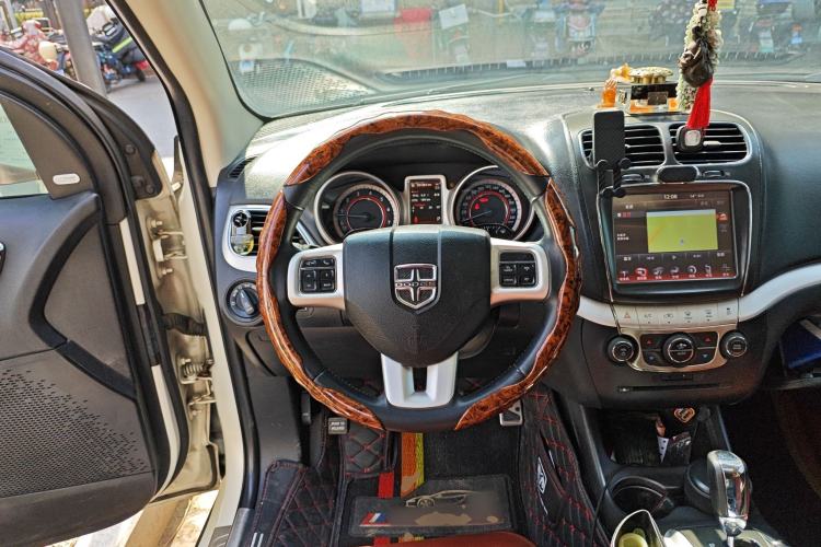 Used Dodge Journey 2013 2.4L Two-Wheel Drive Luxury Version