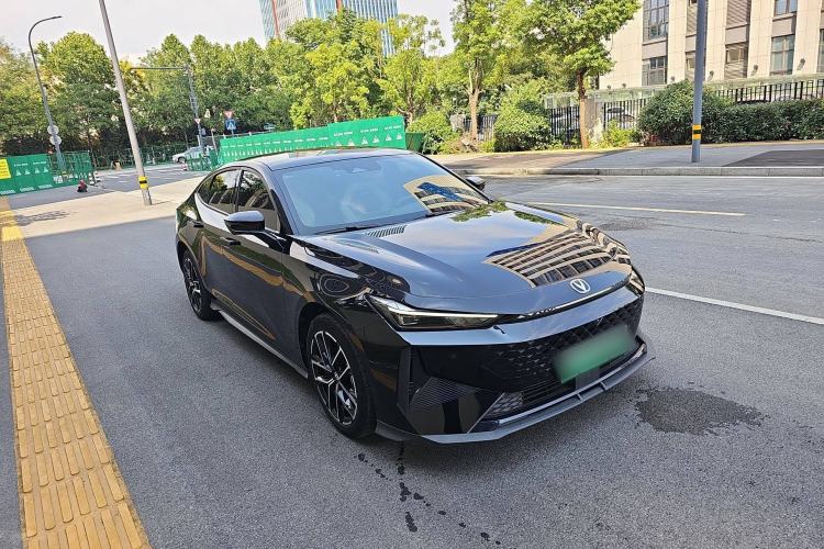 Used Changan UNI-V iDD 2024 Blue Whale Smart Electric iDD 136km Luxury Model
