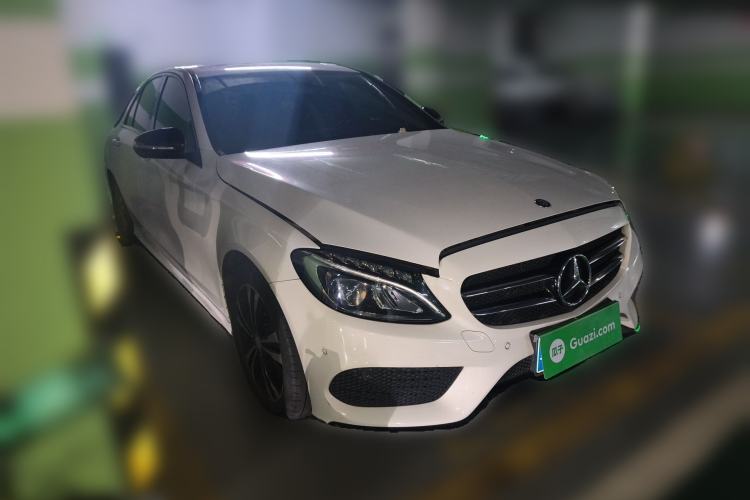 Used Mercedes-Benz C-Class 2016 C 200 Sport Edition Front Right 45 Deg