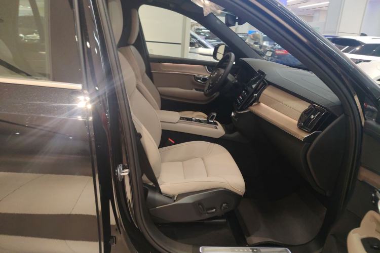 Used Volvo XC90 2025 Facelifted B5 Zhiyi Luxury Edition 5 Seats