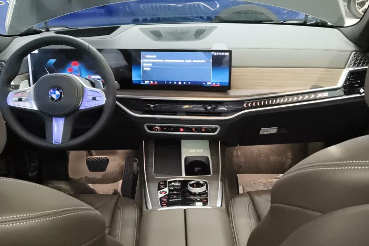 Used BMW X5 2025 Model, xDrive 40Li Prestige M Sport Night Package
