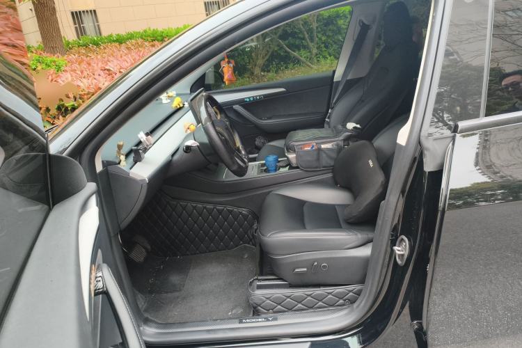 Used Tesla Model Y 2023 Rear-Wheel-Drive Version Left Front Seat