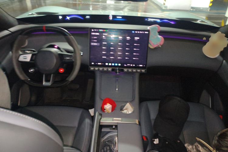 Used Xiaomi Auto YU7 2025 Ultra-Long Range High-Performance All-Wheel-Drive Max Edition
