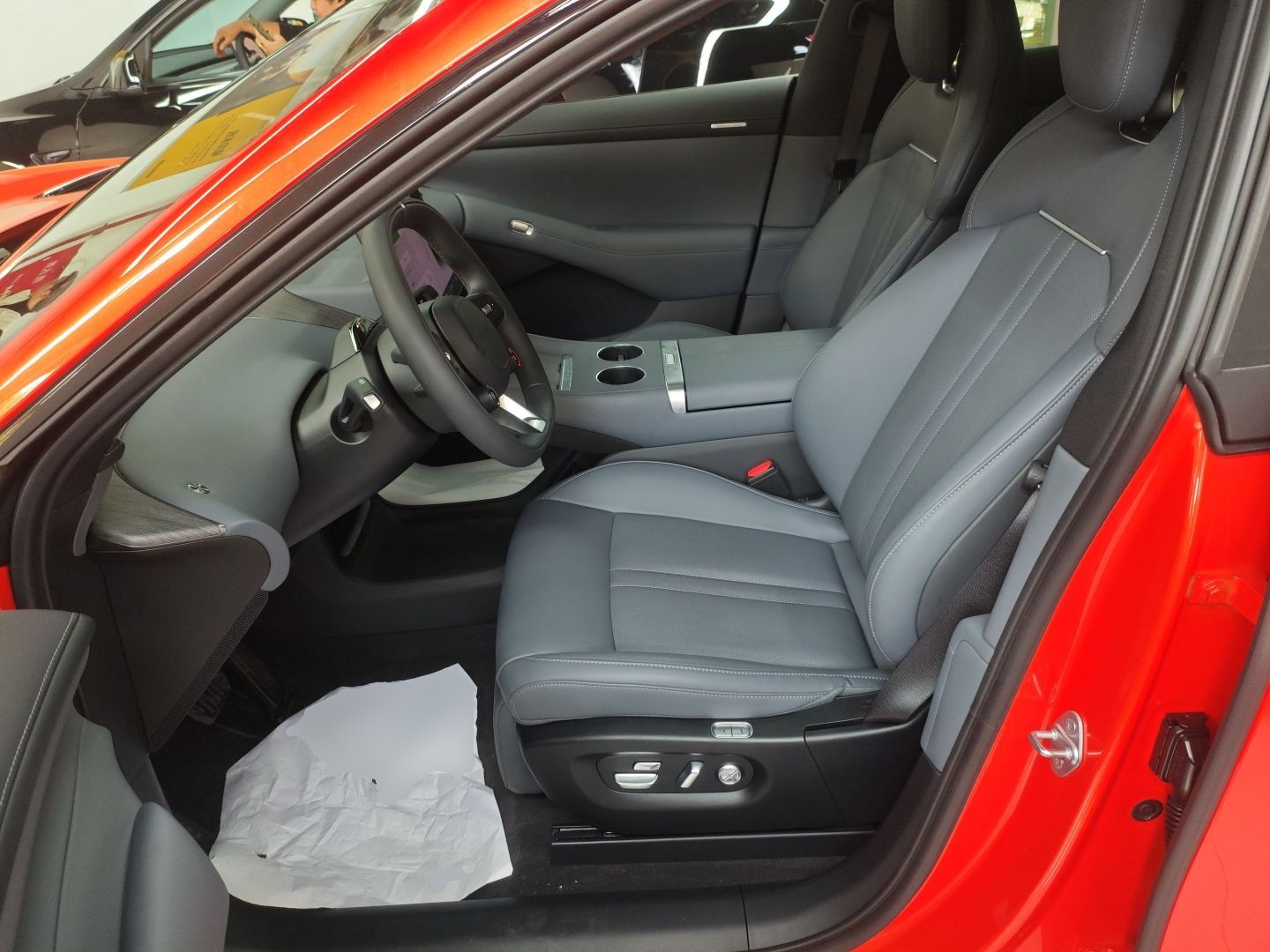 Переднее сиденье в автомобиле