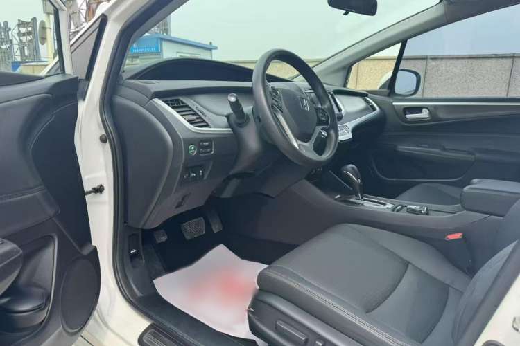 Used Honda Jade 2014 1.8L CVT Luxury Edition 5 seats